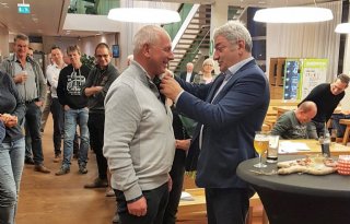 Gouden+speld+voor+vakgroepbestuurder+Pieter+Verhoeven