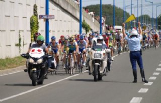 Tourorganisatie+kort+etappe+in+vanwege+LSD